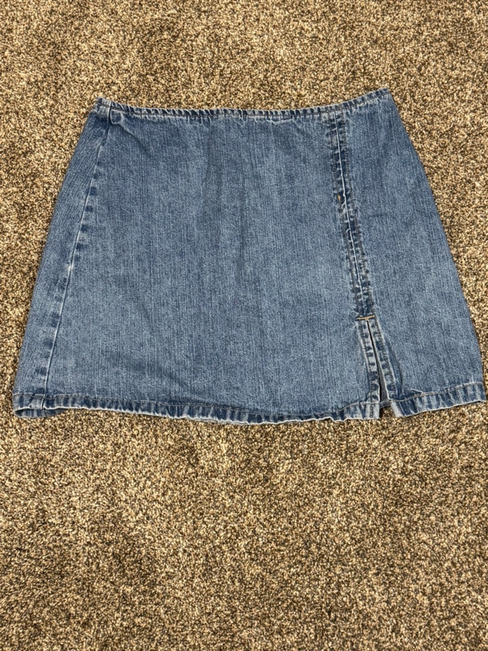 Maurices Classic Blue Denim Mini Skirt Back Zipper Side Slit Size 6 Made in USA